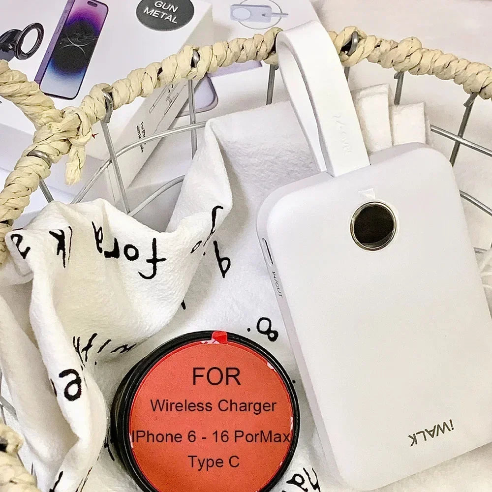 iWALK Magnetic Wireless Power Bank With Built In Fast Cable